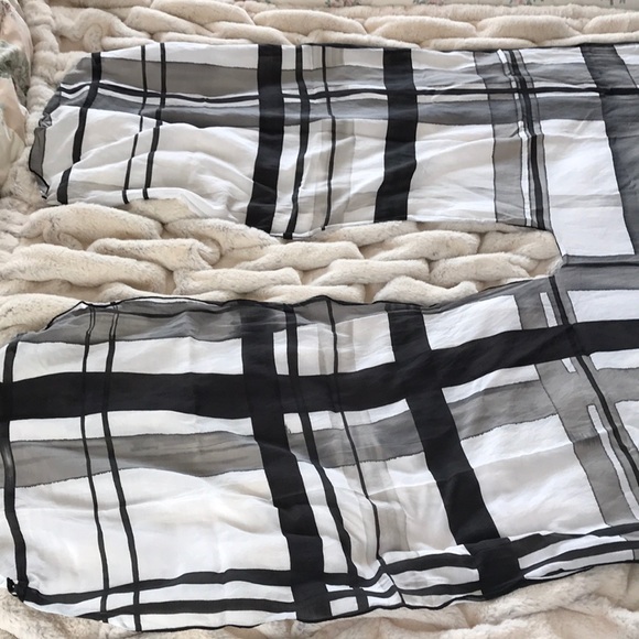 European Shawl Scarf wear Multiple Ways Graphic OS - Picture 7 of 12